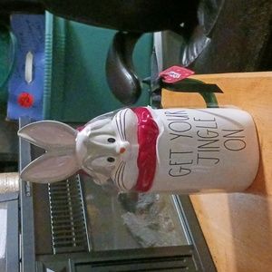 Rae Dunn Looney Tunes, Christmas mug. NEW